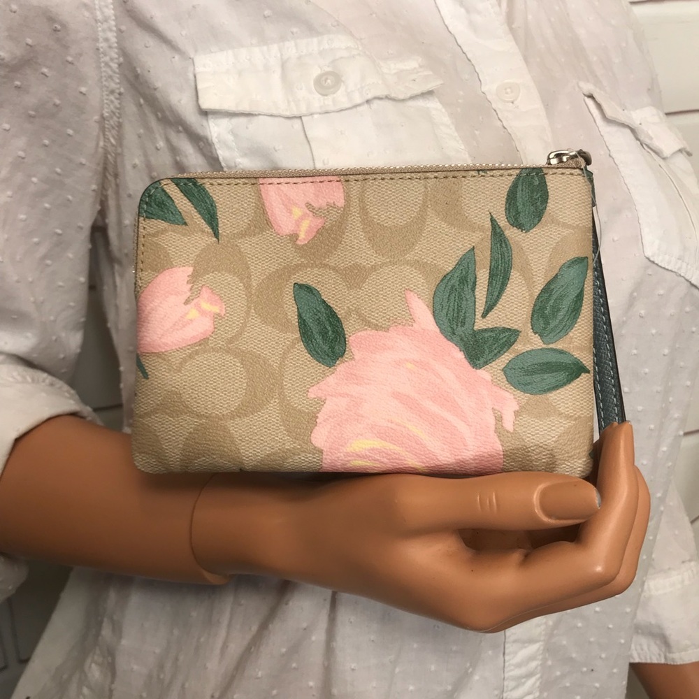 NWT Coach Floral medium Wristlet - Picture 2 of 4